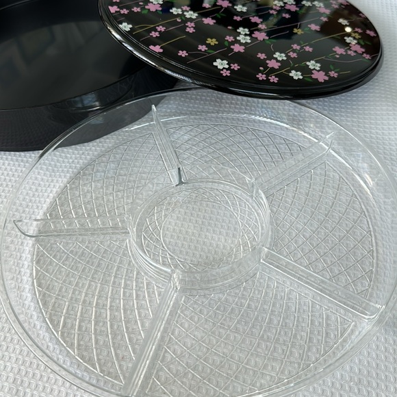 Japanese Lacquerware Cherry Blossom Divided Food Service Dish With Cover - Picture 3 of 6